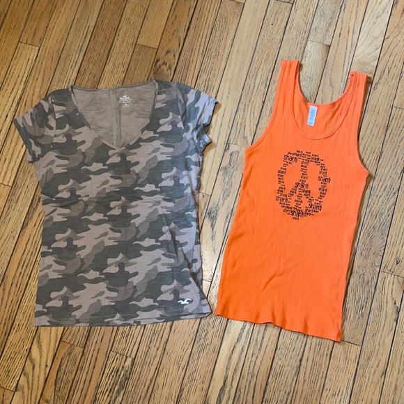 Summer Tops Bundle M Camo v-neck & Peace Tank - Picture 1 of 9
